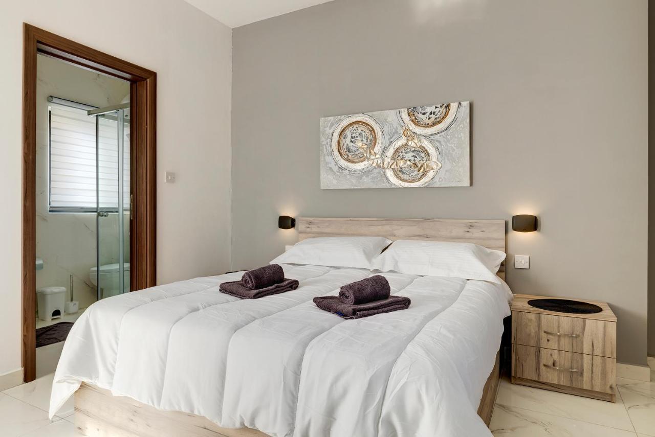 Chic 2Br Penthouse Steps From The Promenade Daire Sliema Dış mekan fotoğraf