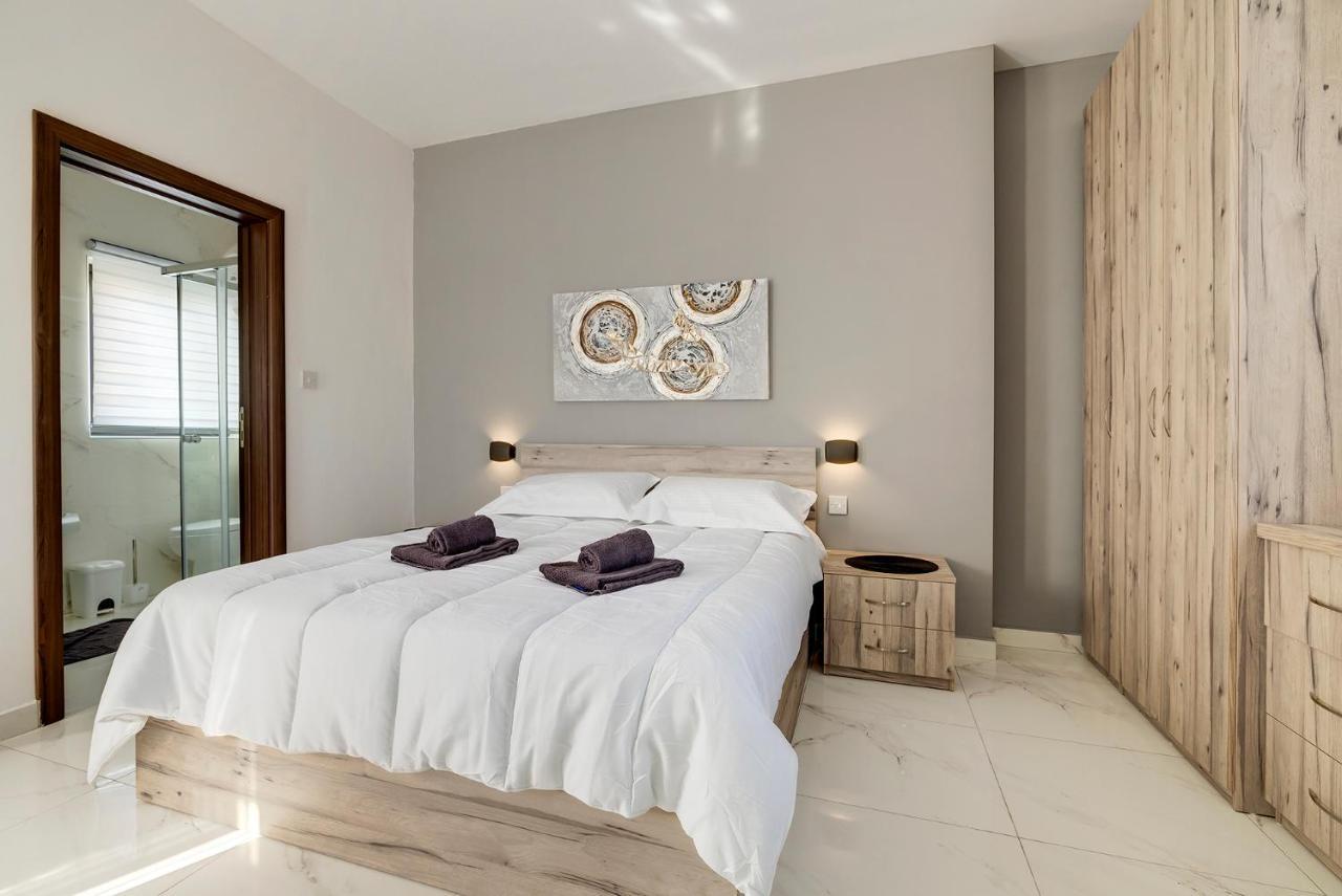 Chic 2Br Penthouse Steps From The Promenade Daire Sliema Dış mekan fotoğraf