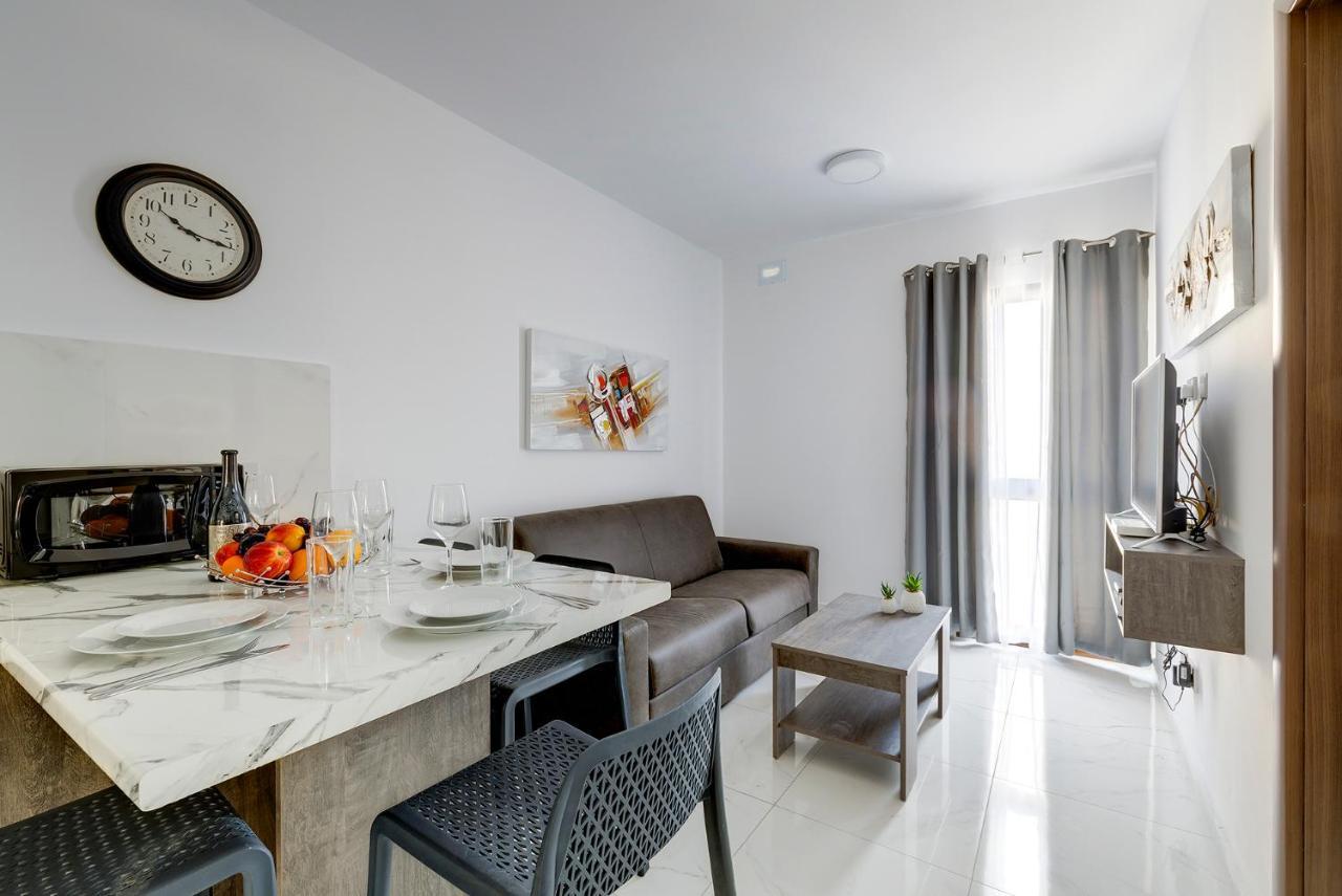 Chic 2Br Penthouse Steps From The Promenade Daire Sliema Dış mekan fotoğraf