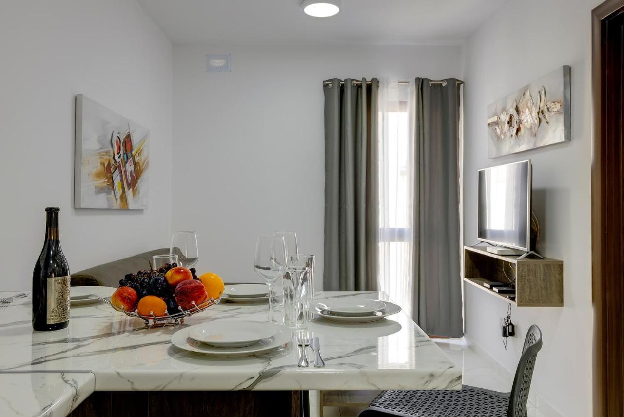 Chic 2Br Penthouse Steps From The Promenade Daire Sliema Dış mekan fotoğraf
